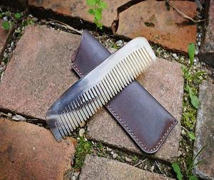 Meilleure vente Peigne à cheveux dentelé en corne de buffle naturelle fabriqué à la main avec couverture lisse Peigne antistatique personnalisable pour les femmes - Product Image 4