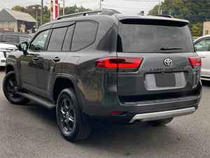 TOYOTA LAND CRUISER 300 V6 VXR ZX 7 PLACES 4x4 D'OCCASION 3.3L TURBO DIESEL AUTOMATIQUE AEOC - Product Image 4
