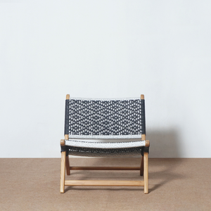 Chaise longue d'extérieur en rotin de style moderne Cadre en bois de teck Couleur naturelle pour mobilier d'extérieur - Product Image 1