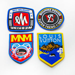 Patchs de broderie 3D personnalisés en gros tissu chenille brodé avec logo à bas quantité minimale de commande pour vêtements à coudre - Product Image 1