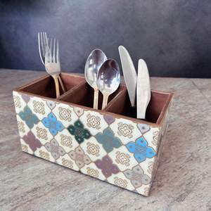 Porta Cucharas de Madera con Diseño Floral, Porta Cucharas de Madera Artesanal para Uso en la Cocina - Product Image 1