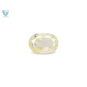 Saphir Jaune Naturel de 5,1 Carats (Pukhraj) - Pierre Précieuse Facettée Taille Émeraude - Product Image 1