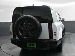 LAND ROVER DEFENDER 130 P400 X-Dynamic SE 395HP Transmission automatique d'occasion 2024 - Product Image 6