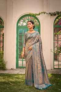 El último Sari tejido de seda satinada pura de diseñador de Fab Zone - Product Image 5