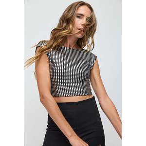 Blusa Informal Básica sin Espalda con Manga Corta, Cuello Redondo, Diseño con Logotipo en la Parte Delantera y Estampado Brillante - Product Image 1