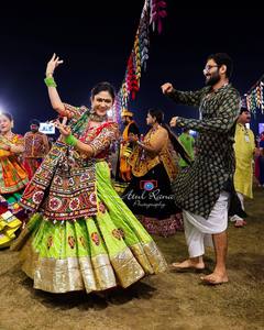 ALC SERIES Navratri Special Reversible Lehenga Choli en Muselina de Algodón para Ocasiones de Fiesta - Product Image 2