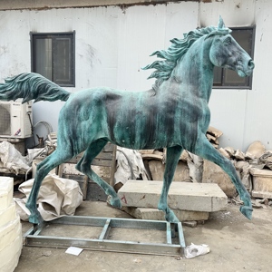 Escultura de Cabeza de <span class=keywords><strong>Caballo</strong></span> en Bronce con Base de Mármol Natural y Busto de <span class=keywords><strong>Caballo</strong></span> en Metal Texturizado Abstracto - Product Image 4