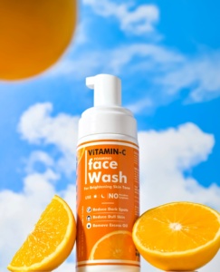 Nettoyant moussant pour le visage à la vitamine C avec extrait d'aloe vera pour éclaircir le teint de la peau Nettoyant pour le visage naturel - Product Image 2