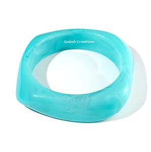 Bracelet jonc en résine jaune fait à la main bijoux de mode épais légers pour femmes avec fini brillant - Product Image 2