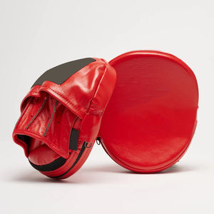 Manoplas de Boxeo Curvas de PVC de Primera Calidad en Color Blanco y Negro para Entrenamiento de Golpes y Enfoque, para MMA y Muay Thai - Product Image 1