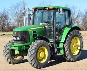 Компактные сельскохозяйственные тракторы John Deer б/у на продажу