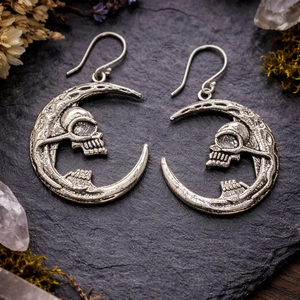 Pendientes de Calavera con Forma de Luna Creciente, Pendientes Colgantes de Luna Gótica, Joyería Punk de Esqueleto, Pendientes de Calavera Celestial, Regalo Alternativo - Product Image 1