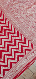 Auténtico Sari de Georgette Khaddi Puro, Tejido Semi-Artesanal, Suave, con Detalles Tradicionales Intrincados, Elegante para Fiestas - Product Image 3