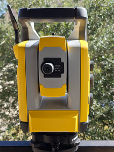 Estación total robótica Trimble RTS773 Vision DR HP 3"/2" para topografía, BIM y construcción | Sistema de Topografía Accuracy DR Plus EDM IP65 - Product Image 2