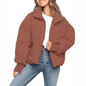 Chaqueta acolchada larga para mujer con costuras acolchadas y acolchadas que ofrecen una chaqueta acolchada transpirable elegante y cálida - Product Image 1