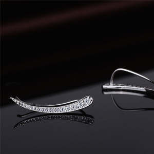 Orecchini Pendenti a Onda in Argento Sterling con Cristalli - Product Image 2