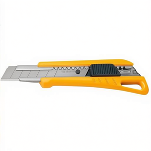 Cuchillo Multiusos de Plástico TAJIMA LC520 con Hoja de 18 mm de Ancho y 160 mm de Largo - Product Image 3