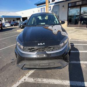 EXCELENTE ESTADO Kia Forte LXS 2024 - Product Image 1