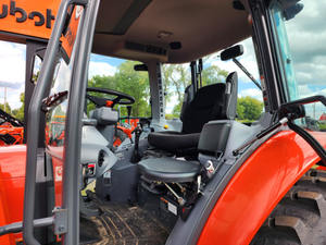 Kubota-Tractor utilitario de tamaño mediano con ingeniería de primera calidad - Product Image 5