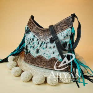 Sac à bandoulière en cuir véritable métallisé avec franges en fourrure Sac à bandoulière en cuir sculpté à la main avec pompon Boho Sac à bandoulière pour femmes Sacs à main en cuir occidental - Product Image 1