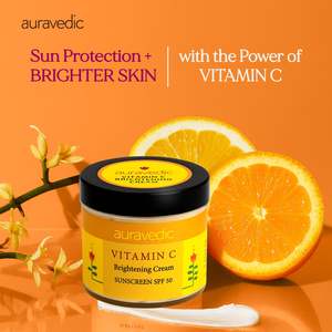 Crema Facial Iluminadora con Vitamina C de 50 ml, Certificada por GMP, con SPF, Crema Blanqueadora para la Piel con Ácido Kójico, Té Verde y Hierbas - Product Image 5