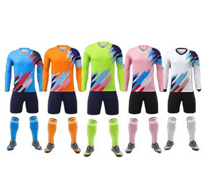 Uniforme de football avec impression de logo entièrement personnalisé à vendre produit très demandé uniforme de football pour hommes - Product Image 2