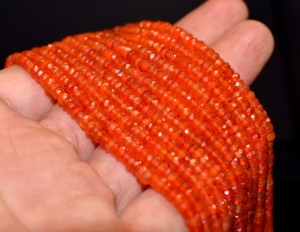 Perles rondes à facettes en cornaline naturelle de 4mm brins de pierres précieuses orange en vrac pour la fabrication de bijoux au prix de gros cristal en vrac - Product Image 2