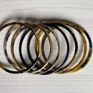 กำไลข้อมือเขาควายขัดเงาธรรมชาติ เป็นมิตรกับสิ่งแวดล้อม - สไตล์โมเดิร์น โดย saniya handicraft - Product Image 1