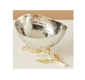 Bol de service en métal martelé avec accents de feuilles Bol à fruits et noix pour hôtel et restaurant Bol décoratif de service de table Dinig - Product Image 1