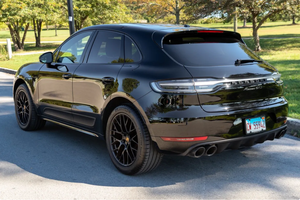 PRÊT À CONDUIRE - VÉHICULE D'OCCASION À VOLANT À GAUCHE |   Conduite à droite |   13 000 MILES PORSCHE MACAN GTS 2021 - Product Image 3