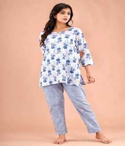 Vente en gros de couleur blanche Georgette tissu court Kurti fait à la main Nouvel arrivage Kurti pour dames - Product Image 1