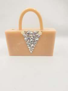 Pochette moderne en résine époxy pour femmes |   Pochette de mariage rigide haut de gamme |   Mode de luxe écologique et imperméable - Product Image 3