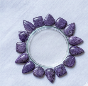 Pierres de charoïte violette naturelle certifiées, cabochons en vrac pour la fabrication de bijoux, vente en gros pour les acheteurs et les exportateurs - Product Image 4