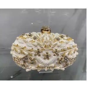 Sac à main brodé de luxe fait main de forme ronde à la mode exquise pour les mariages d'élite - Product Image 1