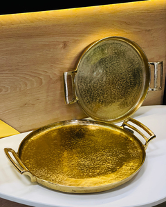 Bandeja de Servicio de Aluminio Fundido Hecha a Mano para Uso Doméstico y en Restaurantes, que Muestra el Arte Tradicional del Metal y una Resistencia Duradera - Product Image 3