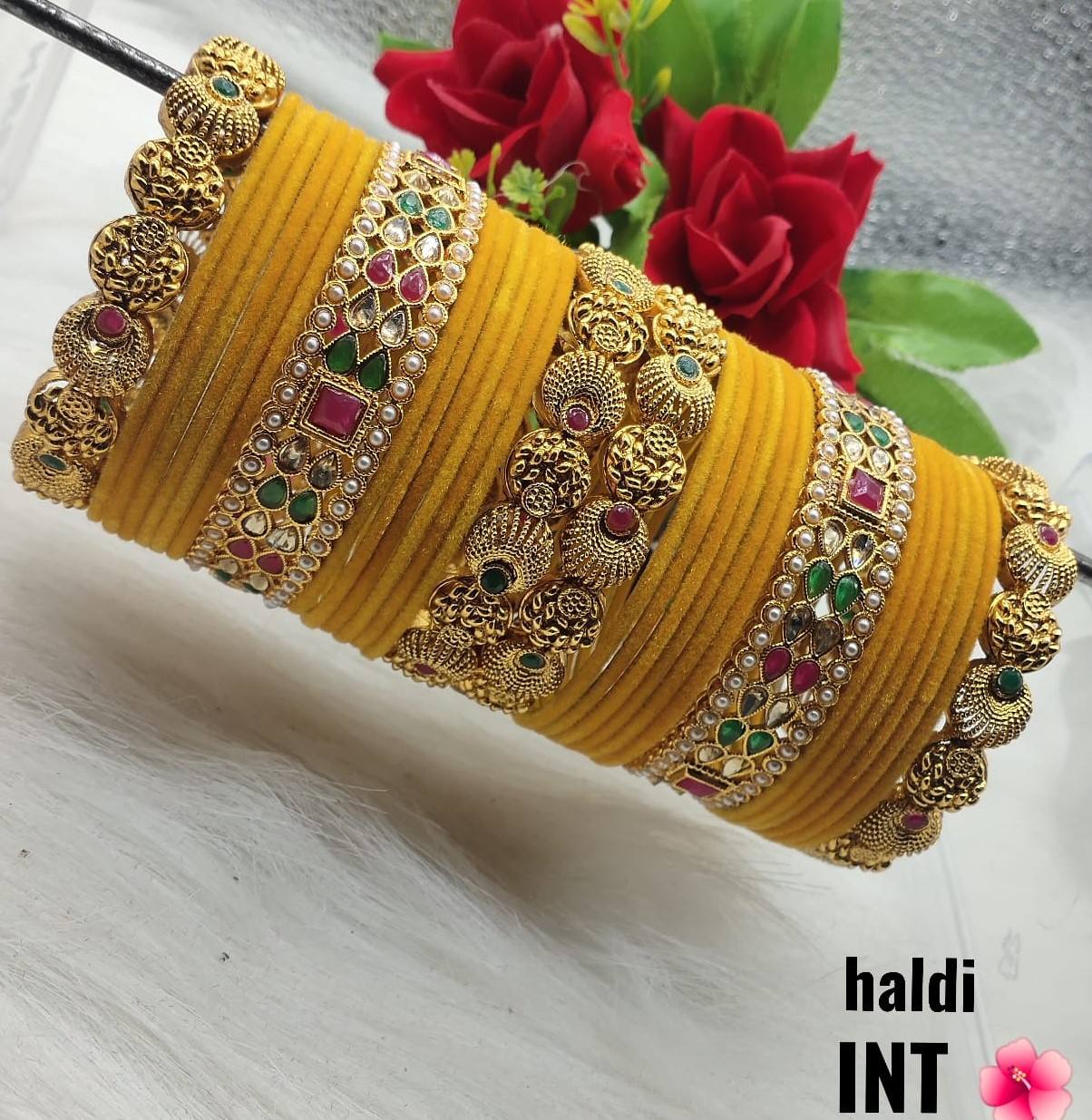 สีเหลือง