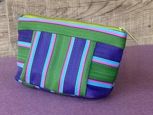 Bolsas de Cosméticos de Alta Calidad y Elegantes, Estuches de Plástico Reciclado de Polipropileno con Cierre de Cremallera y Broche, Marca Kapadavala - Product Image 4