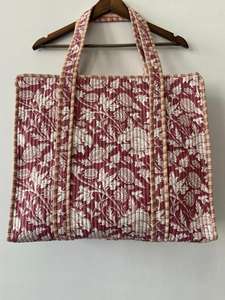 กระเป๋าโท้ทผ้าฝ้ายพิมพ์ลายบล็อกทำมือ เป็นมิตรกับสิ่งแวดล้อม น้ำหนักเบา เหมาะสำหรับการเดินทาง มีซิปปิด ลายดอกไม้สีแดงเลือดหมู ใช้ได้ทุกวัน - Product Image 5