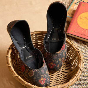 Khussa para Mujer de la Mejor Calidad, Hecho en Pakistán, Alto Rendimiento, Hecho a Mano, Tendencia de Moda, Antideslizante, Suela de Cuero Genuino Estampado - Product Image 2