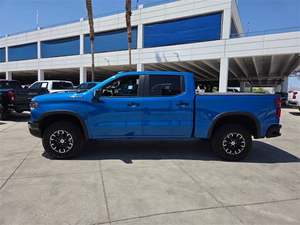 PRÊT À EXPÉDIER 2024 CHEVR0LET SILVERAD0 1500 ZR2 Crew Cab 4WD - Product Image 3