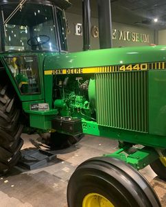 จอห์นเดียร์รถแทรกเตอร์การเกษตรสำหรับขาย - Product Image 6