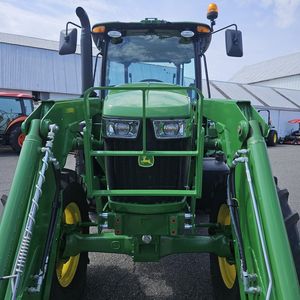Johnn Deere รถแทรกเตอร์4WD 6135E ในฟาร์มพร้อม135HP เครื่องยนต์ดีเซลรถแทรกเตอร์มีล้อสำหรับใช้ในการเกษตรสภาพการใช้งานใหม่ - Product Image 5