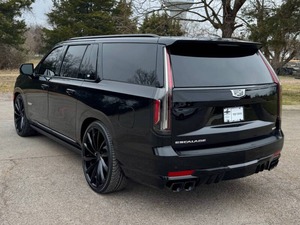 Cadillac Escalade-V ESV de 2024 Perfectamente Usado y Listo para Ser Enviado - Product Image 2