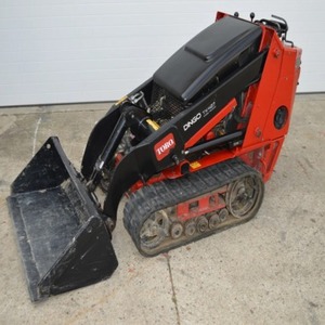 รถตักล้อยางขนาดเล็ก TORO DINGO TX700 รุ่น Crawler Loader เครื่องยนต์ดีเซล 75 กิโลวัตต์ รับประกัน 3 ปี - Product Image 3