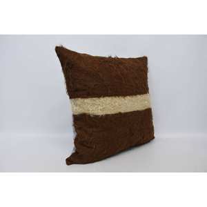 Tapis rustique en laine Kilim à motifs vintage de 28x28 pouces, tissé à la main en marron - Product Image 3