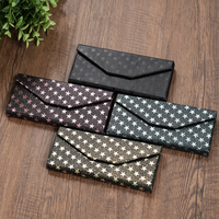 Étui à lunettes simple en forme de plume bleue pour hommes et femmes, boîte à lunettes de lecture triangulaire, boîte de rangement pour lunettes de soleil avec logo personnalisé