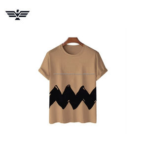 T-shirt graphique bleu ciel avec imprimé vagues abstraites |   T-shirt en coton décontracté personnalisé pour hommes et femmes - Product Image 3