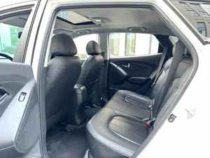 Hyundai Ix35 2.0L 5 places SUV Turbo SUV d'occasion en bon état avec intérieur en cuir et pneus R17 pour une conduite confortable - Product Image 4