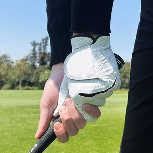 Elaborado con cuero de alto rendimiento para todo tipo de clima y diseñado con material duradero para la mejor piel de oveja para golf - Product Image 6