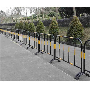 Barrière de contrôle de foule en métal personnalisée Garde-corps en fer portable Barricades Clôture temporaire Prix d'usine - Product Image 4